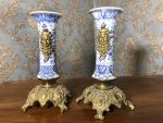 DELFT vāzes ar bronzu, 2 gab., vienai nepieciešama restaurācija (180)