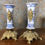 DELFT vāzes ar bronzu, 2 gab., vienai nepieciešama restaurācija (180)