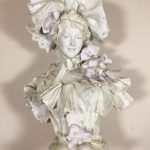 ROYAL DUX Porcelāna figūra, liela izmēra ar ļoti smalku detalizāciju, Jūgendstila (192)