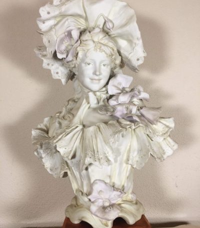 ROYAL DUX Porcelænsfigur, stor med meget fine detaljer, Jugendstil (192)