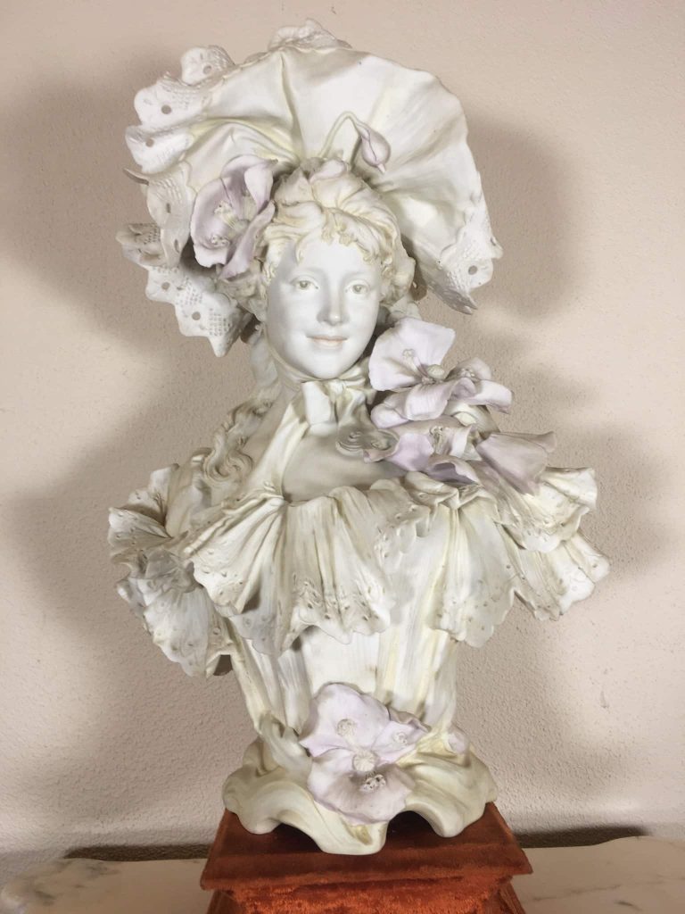 ROYAL DUX Porcelænsfigur, stor med meget fine detaljer, Jugendstil (192)