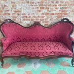 Liela izmēra sofa, vīnsarkanā krāsā (615)