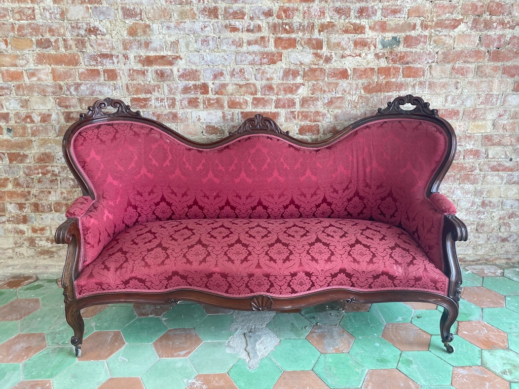 Liela izmēra sofa, vīnsarkanā krāsā (615) - Image 1