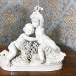 Capodimonte Porcelāna figūra ar enģeļiem, vidēji liela izmēra, 19.gs. (195)