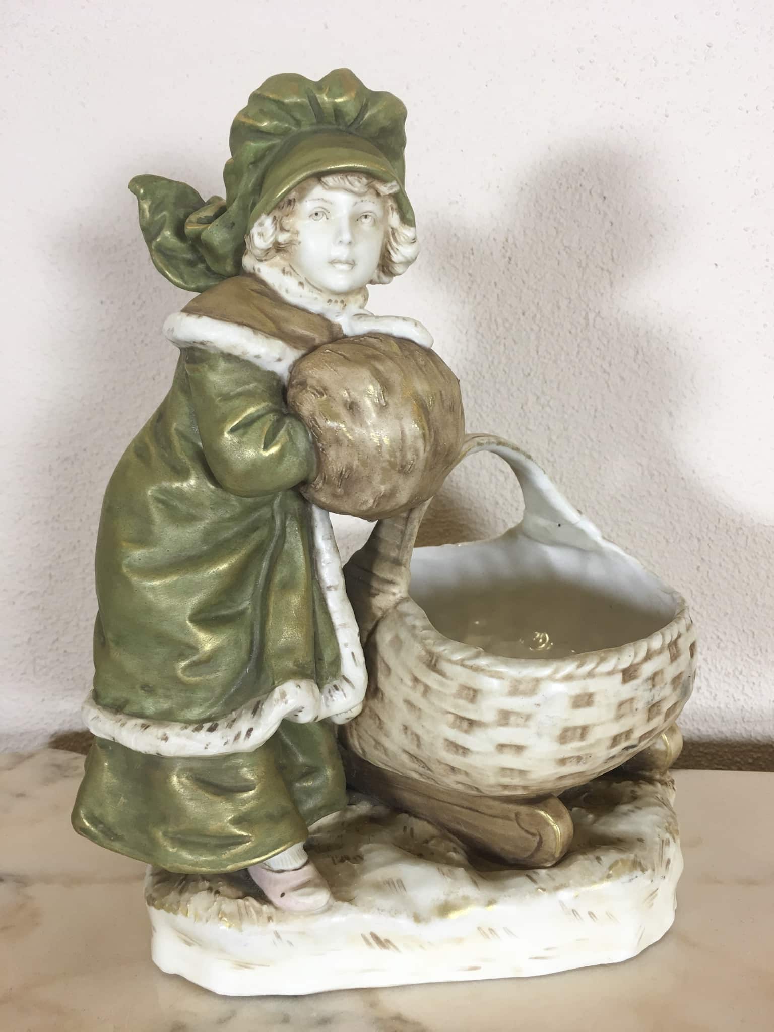 ROYAL DUX porcelāna figūra 1918-1958, vidēji maza izmēra (190) - Image 1
