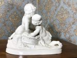 Capodimonte Porcelāna figūra ar enģeļiem, vidēji liela izmēra, 19.gs. (195) - Image 4