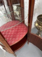 Eleganta koka vitrīna ar bronzas detaļām — vēlā historisma (neoklasicisma) stilā, (Luxury Wooden Display Cabinet with Gilded Mounts — Late Historism Style) (2000) - Image 8