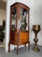 Eleganta koka vitrīna ar bronzas detaļām — vēlā historisma (neoklasicisma) stilā, (Luxury Wooden Display Cabinet with Gilded Mounts — Late Historism Style) (2000) - Image 2