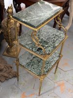 Trīsstāvīgs galds ar zaļu marmoru — Neoklasicisma stilā (Three Tier Marble Side Table) (7025) - Image 2