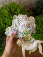 Porcelāna Salvešu Turētājs pie Sienas ar Smalku Detalizāciju un Enģeli (3385) - Image 10