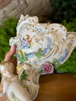 Porcelāna Salvešu Turētājs pie Sienas ar Smalku Detalizāciju un Enģeli (3385) - Image 9