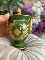Porcelāna Trauks ar Vāku, Maza Izmēra, Tumši Zaļš ar Zelta Krāsas Detalizāciju (4102) - Image 2