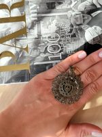 kulons ar kroni, sudraba krāsā, vidēja izmēra (6508) - Image 3