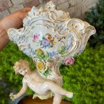 Porcelāna Salvešu Turētājs pie Sienas ar Smalku Detalizāciju un Enģeli (3385)