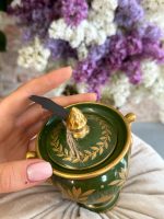 Porcelāna Trauks ar Vāku, Maza Izmēra, Tumši Zaļš ar Zelta Krāsas Detalizāciju (4102) - Image 15