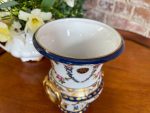 Maza porcelāna vāze ar skaistu detalizāciju — Meisenes stilā (Small Porcelain Vase) (3293) - Image 5