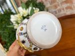 Maza porcelāna vāze ar skaistu detalizāciju — Meisenes stilā (Small Porcelain Vase) (3293) - Image 6