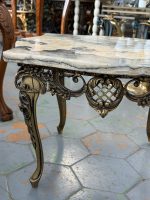 Grezns kafijas galdiņš ar oniksa marmoru — Luija XV stilā (Small Ornate Coffee Table) (7004) - Image 7