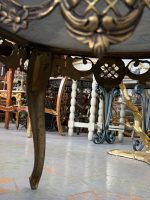 Grezns kafijas galdiņš ar oniksa marmoru — Luija XV stilā (Small Ornate Coffee Table) (7004) - Image 18
