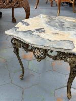 Grezns kafijas galdiņš ar oniksa marmoru — Luija XV stilā (Small Ornate Coffee Table) (7004) - Image 5