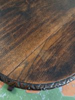 Vidēja izmēra ozolkoka galdiņš ar kokgriezumiem — Napoleona III stilā (Carved Oak Accent Side Table in Napoleon III Style) (7014) - Image 15