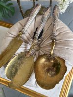 Antīks sudraba un zeltīta metāla (vermeil) 3 daļu servējamo piederumu komplekts (Antique Silver & Vermeil 3-Piece Serving Flatware Set) (4069) - Image 5