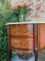 Small to Medium Sized Oak Chest of Drawers with Bronze Details and Marble Top (2907) - Image 9