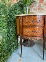 Small to Medium Sized Oak Chest of Drawers with Bronze Details and Marble Top (2907) - Image 8