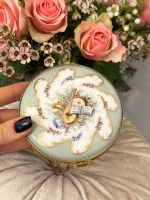 Smalks porcelāna trauks ar gleznojumu un bronzas detalizāciju (3799) - Bild 7