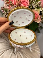Smalks porcelāna trauks ar gleznojumu un bronzas detalizāciju (3799) - Bild 19