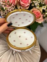 Smalks porcelāna trauks ar gleznojumu un bronzas detalizāciju (3799) - Bild 20