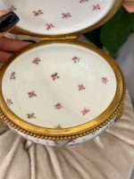 Smalks porcelāna trauks ar gleznojumu un bronzas detalizāciju (3799) - Bild 21