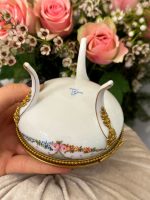 Smalks porcelāna trauks ar gleznojumu un bronzas detalizāciju (3799) - Bild 17