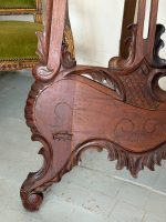 Ļoti liela izmēra koka molberts ar kokgriezumiem — Neorokoko stilā (Extra Large Carved Wooden Easel in Neorococo Style) (7011) - Image 15