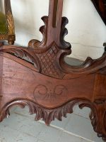Ļoti liela izmēra koka molberts ar kokgriezumiem — Neorokoko stilā (Extra Large Carved Wooden Easel in Neorococo Style) (7011) - Image 10
