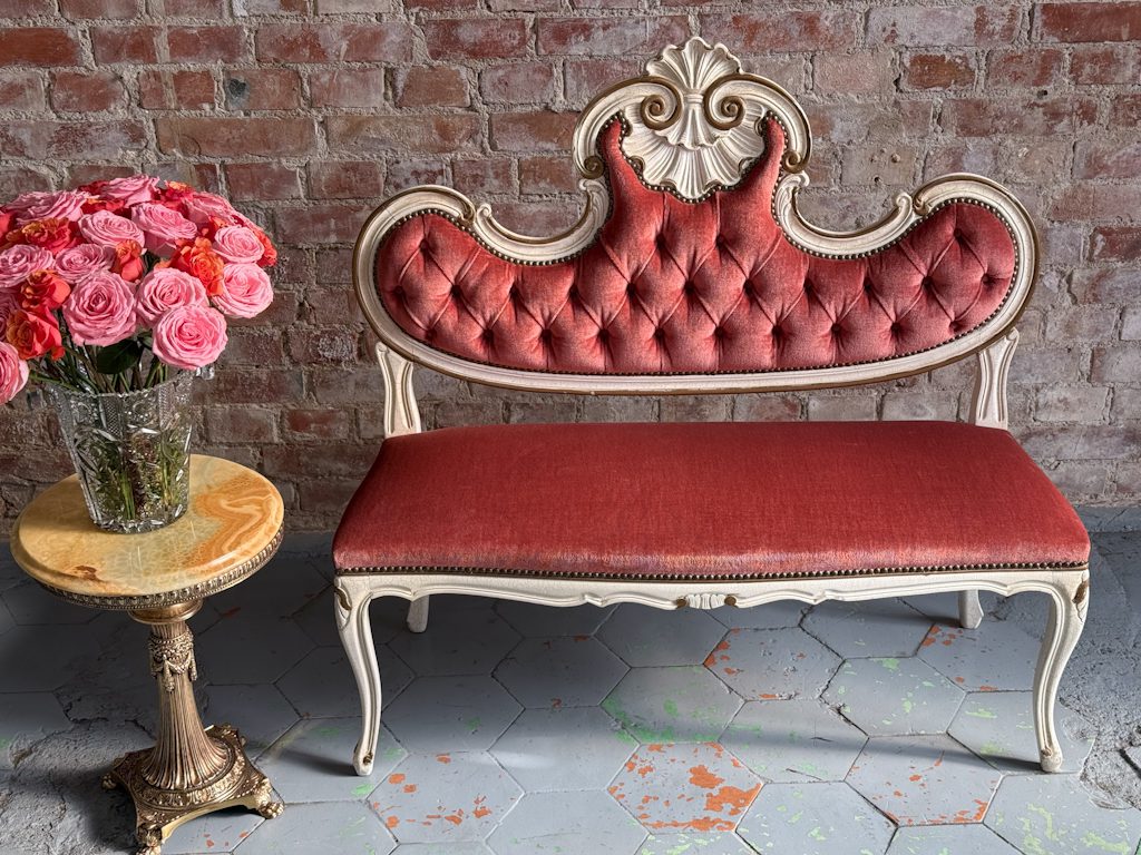 Lille sofa i rosa, provencalsk stil, letvægts (5462)
