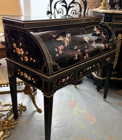 Antik rullesekretær i japansk lak med traner og sakura - Chinoiserie /