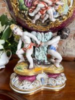 Liela Izmēra Porcelāna "Capodimonte" Vāze, Trauks, Figūra ar Vāku un Enģeļiem (3143) - Image 4