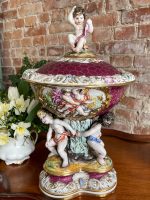 Liela Izmēra Porcelāna "Capodimonte" Vāze, Trauks, Figūra ar Vāku un Enģeļiem (3143) - Image 2