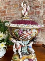 Liela Izmēra Porcelāna "Capodimonte" Vāze, Trauks, Figūra ar Vāku un Enģeļiem (3143) - Image 6
