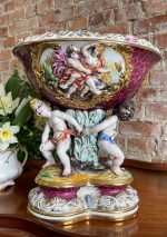 Liela Izmēra Porcelāna "Capodimonte" Vāze, Trauks, Figūra ar Vāku un Enģeļiem (3143) - Image 7