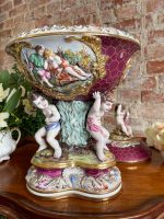 Liela Izmēra Porcelāna "Capodimonte" Vāze, Trauks, Figūra ar Vāku un Enģeļiem (3143) - Image 11