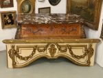 Dekoratives Wandfronton mit Rosengirlanden — Louis-XVI-Stil, Frankreich, um 1880–1900 (6331)