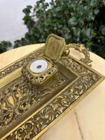 Ekskluzīvs liela izmēra antīks misiņa parādes galda komplekts — tintnīca (antique brass inkstand) (4410) - Image 17