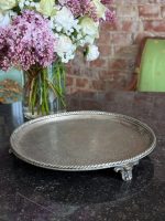 Antīka apsudrabota paplāte uz kājiņām ar gravējumu — Viktorijas laikmeta stils (antique silver plated salver tray) (6612) - Image 6