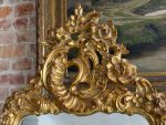 Elegants un Garš Antīka Stila Sienas Spogulis Zeltītā Neorokoko Rāmī (antique narrow full length gilt mirror) — Spoguļu un interjera māksla, (6445) - Image 6