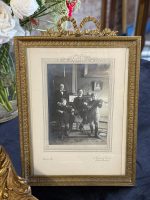 glezna + foto rāmītī, ar vēsturi un stāstu par šiem cilvēkiem (7032) - Image 15