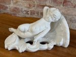porcelāna konsole stiprināma pie sienas, ar eņģeļa figūru, vidēja izmēra (5981) - Image 3