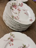 porcelāna servīze ar ziedu motīviem, Francija vai Bohēmija, aptuveni 19. gs. beigas — 20. gs. sākums (ap 1880.–1910. g.) (6189) - Image 19