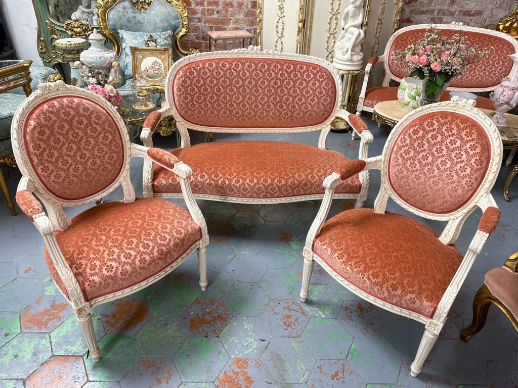 Louis XVI stil sofasæt med lænestole – sofa og 2 stole